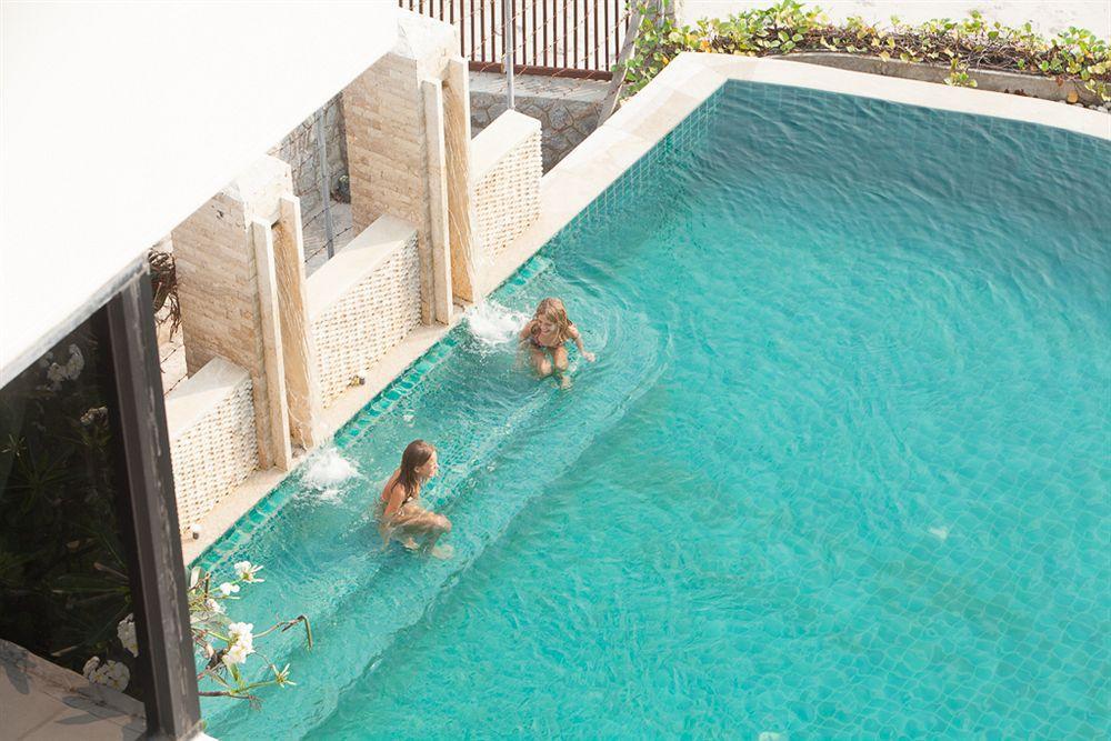 Nern Beachfront Отель