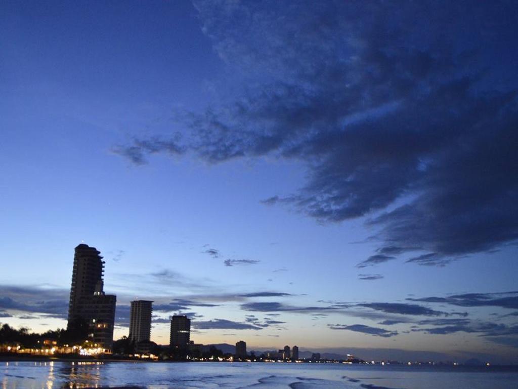Nern Beachfront Отель 3*